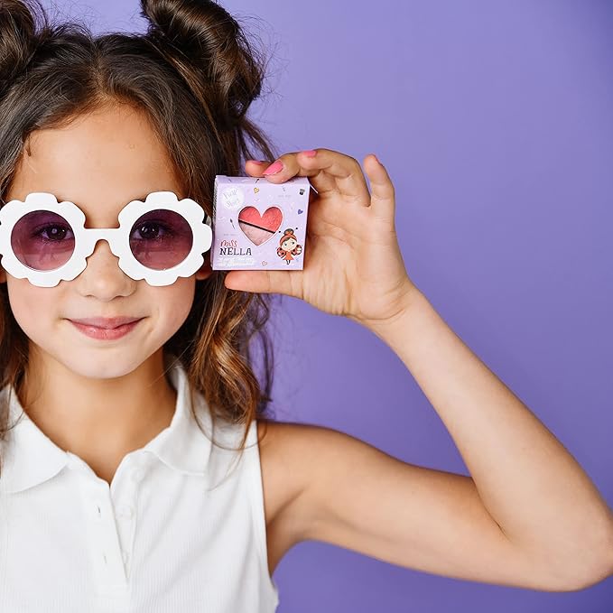 MISS NELLA Kids Bag of Glamorous Picks Makeup